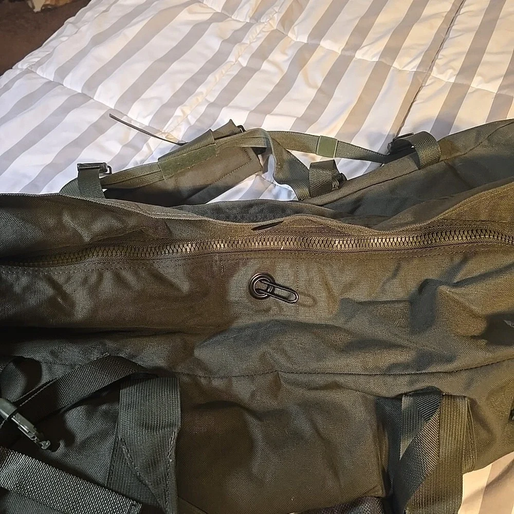 Genuine Issue Zippered Gear Improved Transport‎ Duffel Bag Olive Drab Green